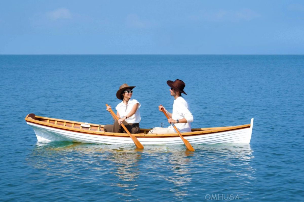Learning to Row from Scratch: From Spinning in Circles to Mastering the Water