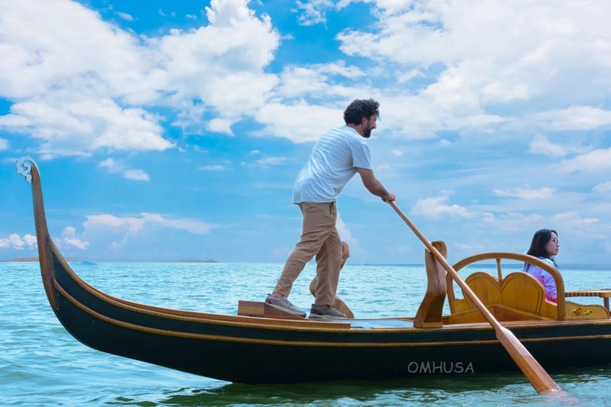 Handcrafted Wooden Paddles for Canoes, Kayaks & Gondolas