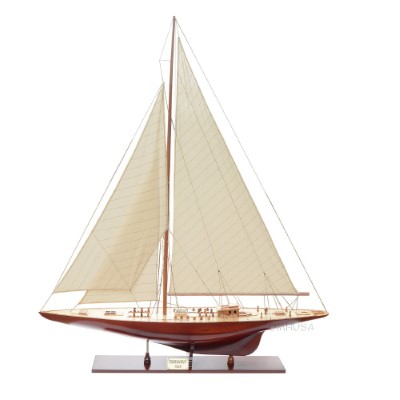 Endeavour XL Sailboat Model