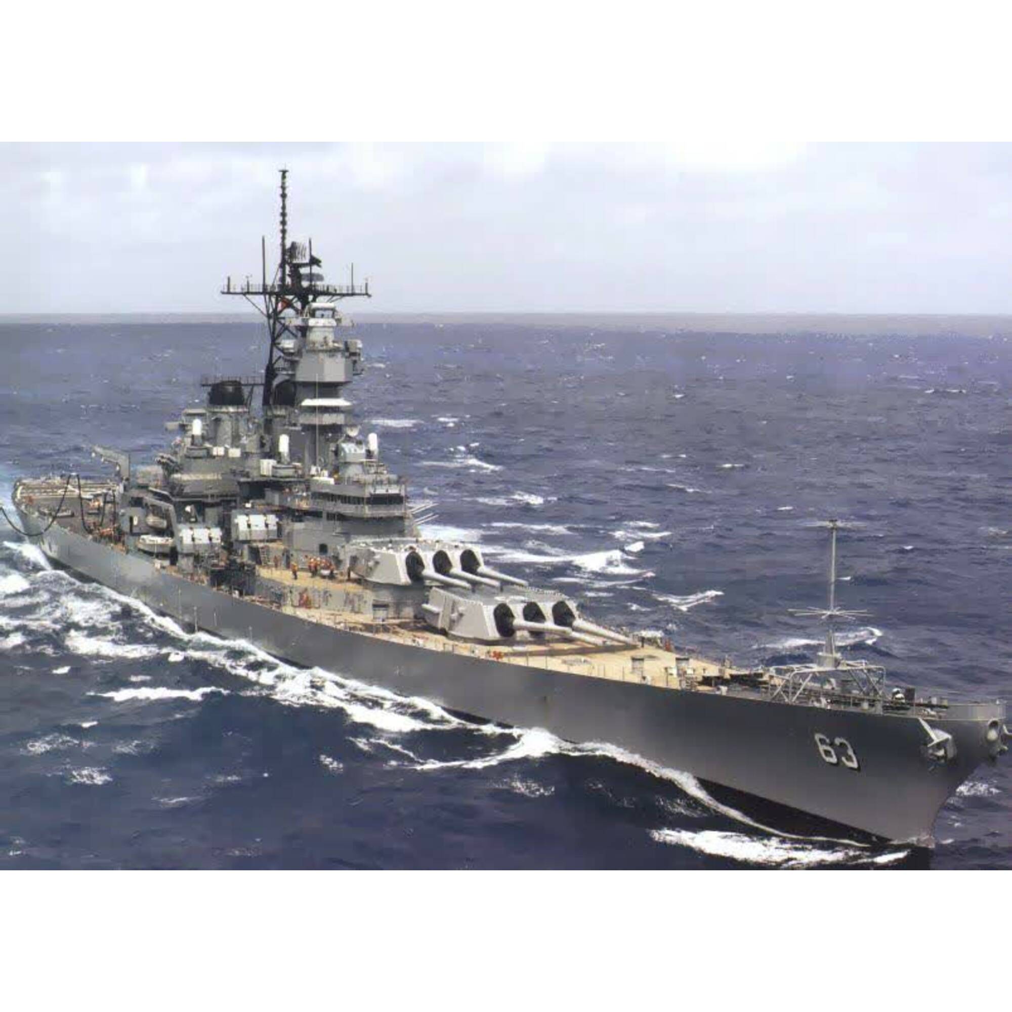 CM052 USS Missouri (BB-63) Medium 