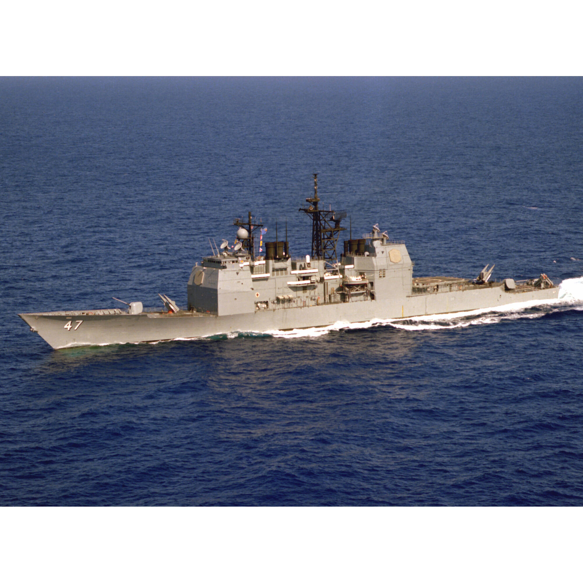 CM021 USS Ticonderoga (CG-47) Medium 