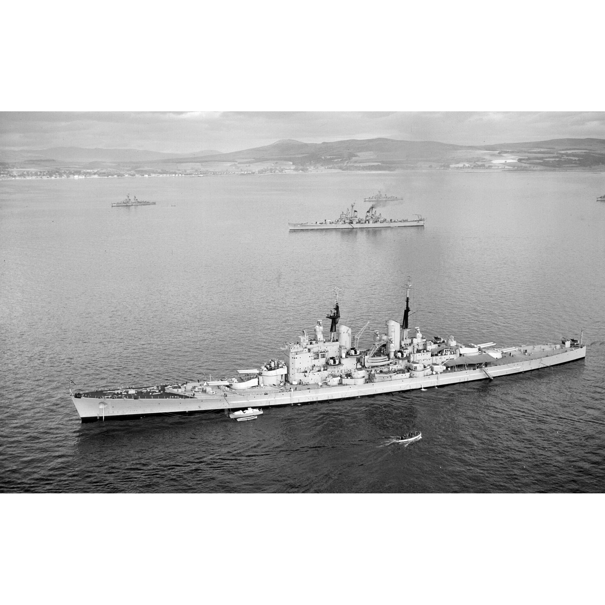 CM063 HMS Vanguard Large 