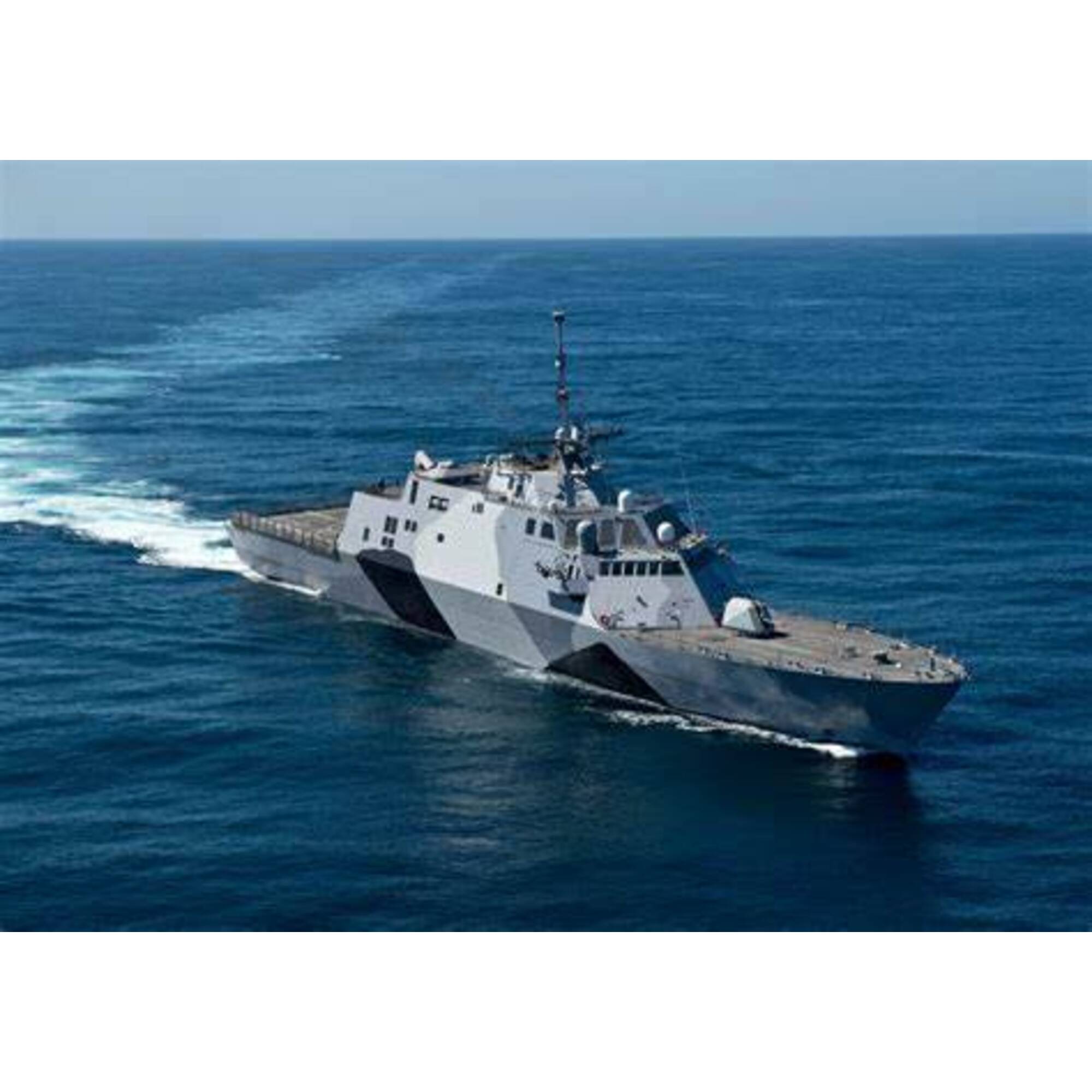 CM012 USS Freedom (LCS-1) Medium 