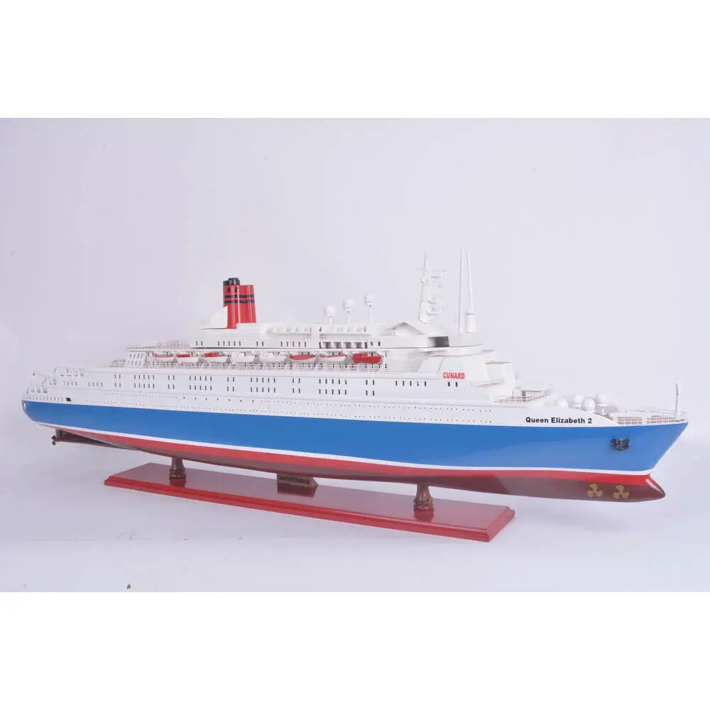 C047 Queen Elizabeth II Painted Large Cruiseship Model c047-queen-elizabeth-ii-painted-large-cruiseship-model-l04.JPG