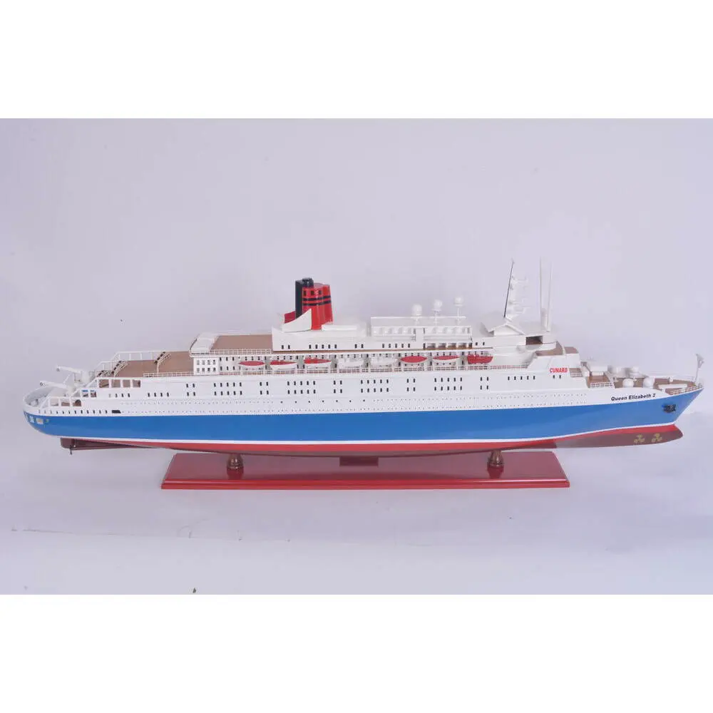 C047 Queen Elizabeth II Painted Large Cruiseship Model c047-queen-elizabeth-ii-painted-large-cruiseship-model-l11.JPG