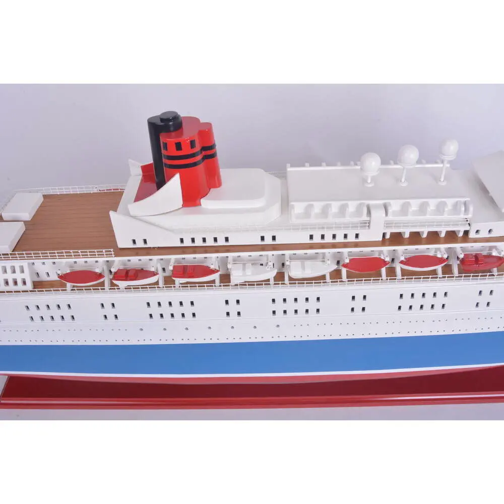 C047 Queen Elizabeth II Painted Large Cruiseship Model c047-queen-elizabeth-ii-painted-large-cruiseship-model-l13.JPG