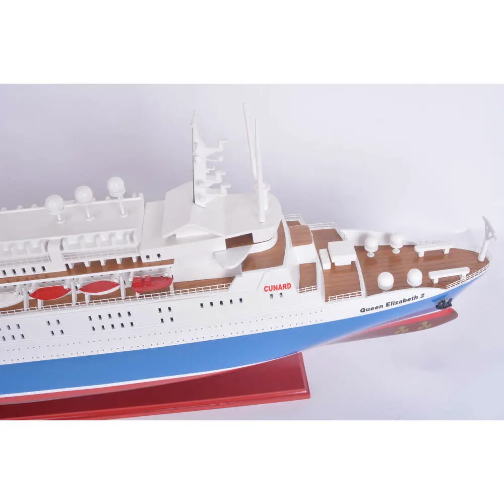 C047 Queen Elizabeth II Painted Large Cruiseship Model c047-queen-elizabeth-ii-painted-large-cruiseship-model-l14.JPG