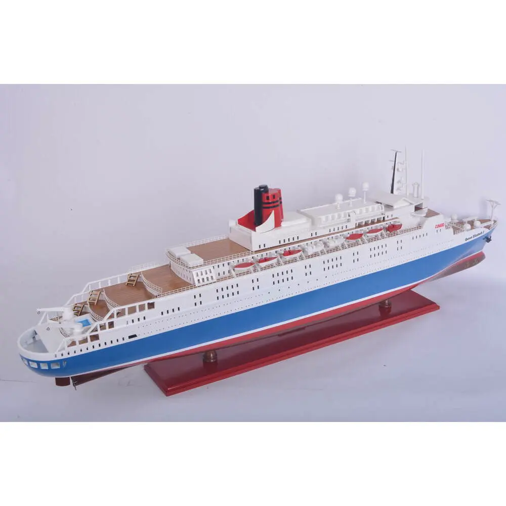 C047 Queen Elizabeth II Painted Large Cruiseship Model c047-queen-elizabeth-ii-painted-large-cruiseship-model-l15.JPG