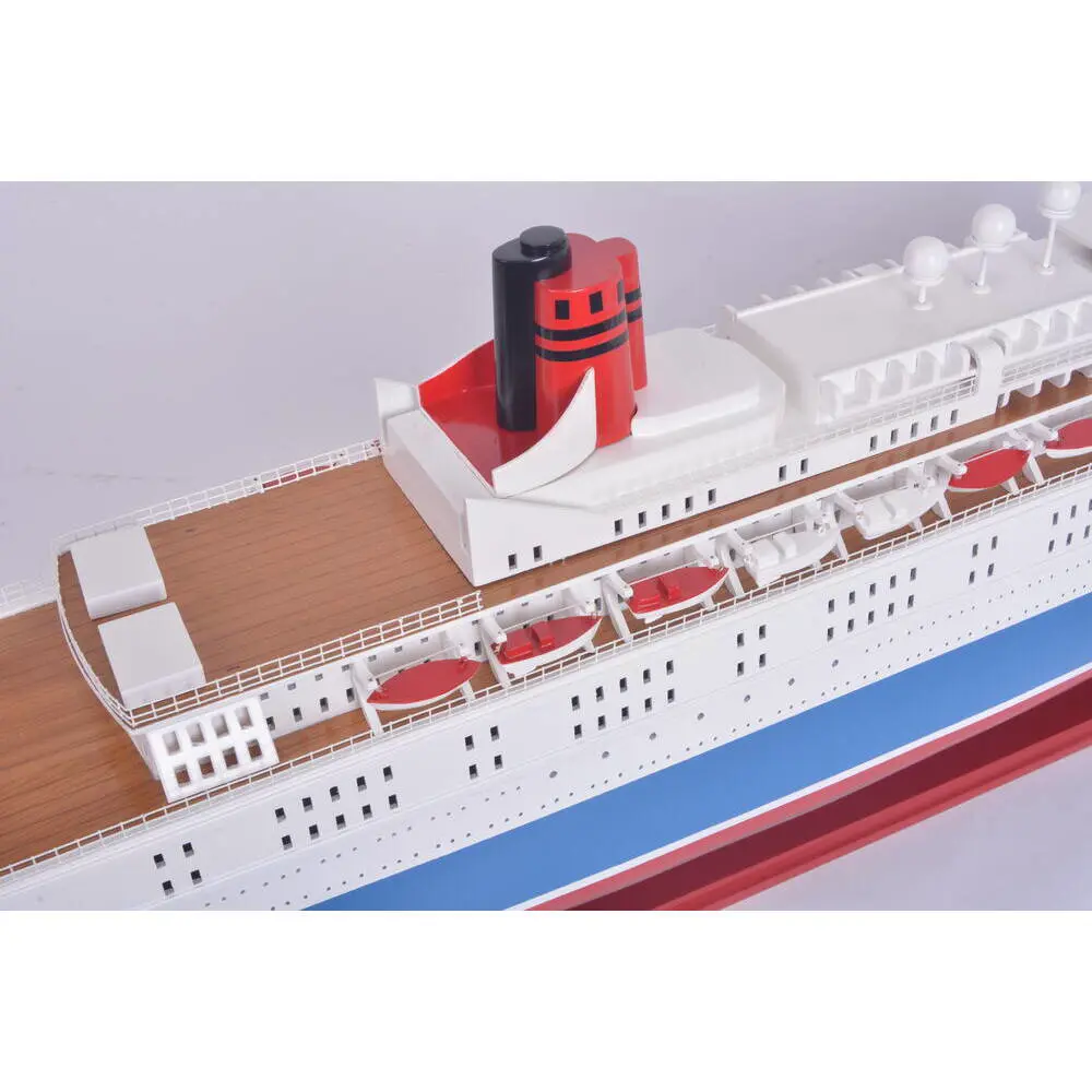 C047 Queen Elizabeth II Painted Large Cruiseship Model c047-queen-elizabeth-ii-painted-large-cruiseship-model-l17.JPG