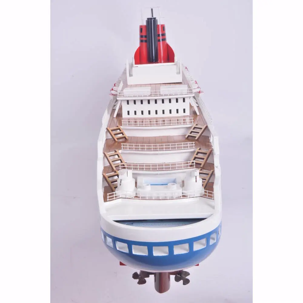 C047 Queen Elizabeth II Painted Large Cruiseship Model c047-queen-elizabeth-ii-painted-large-cruiseship-model-l21.JPG