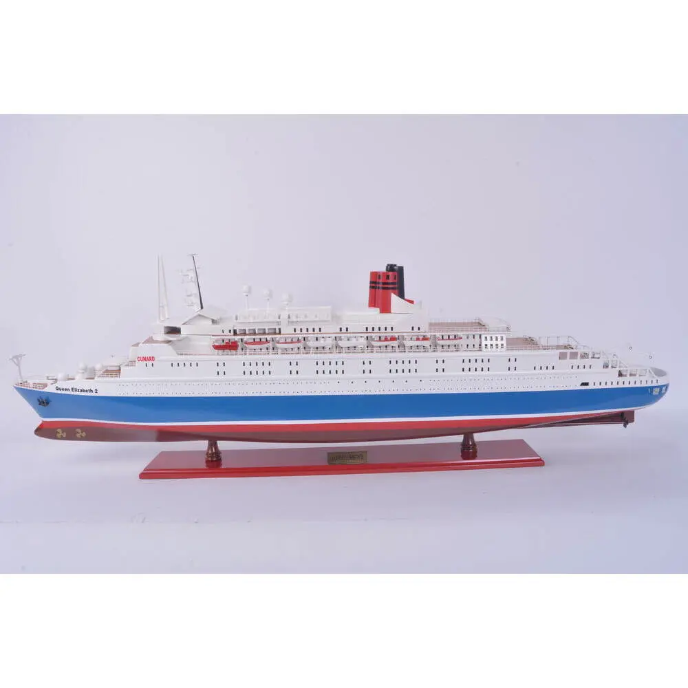 C047 Queen Elizabeth II Painted Large Cruiseship Model c047-queen-elizabeth-ii-painted-large-cruiseship-model-l24.JPG