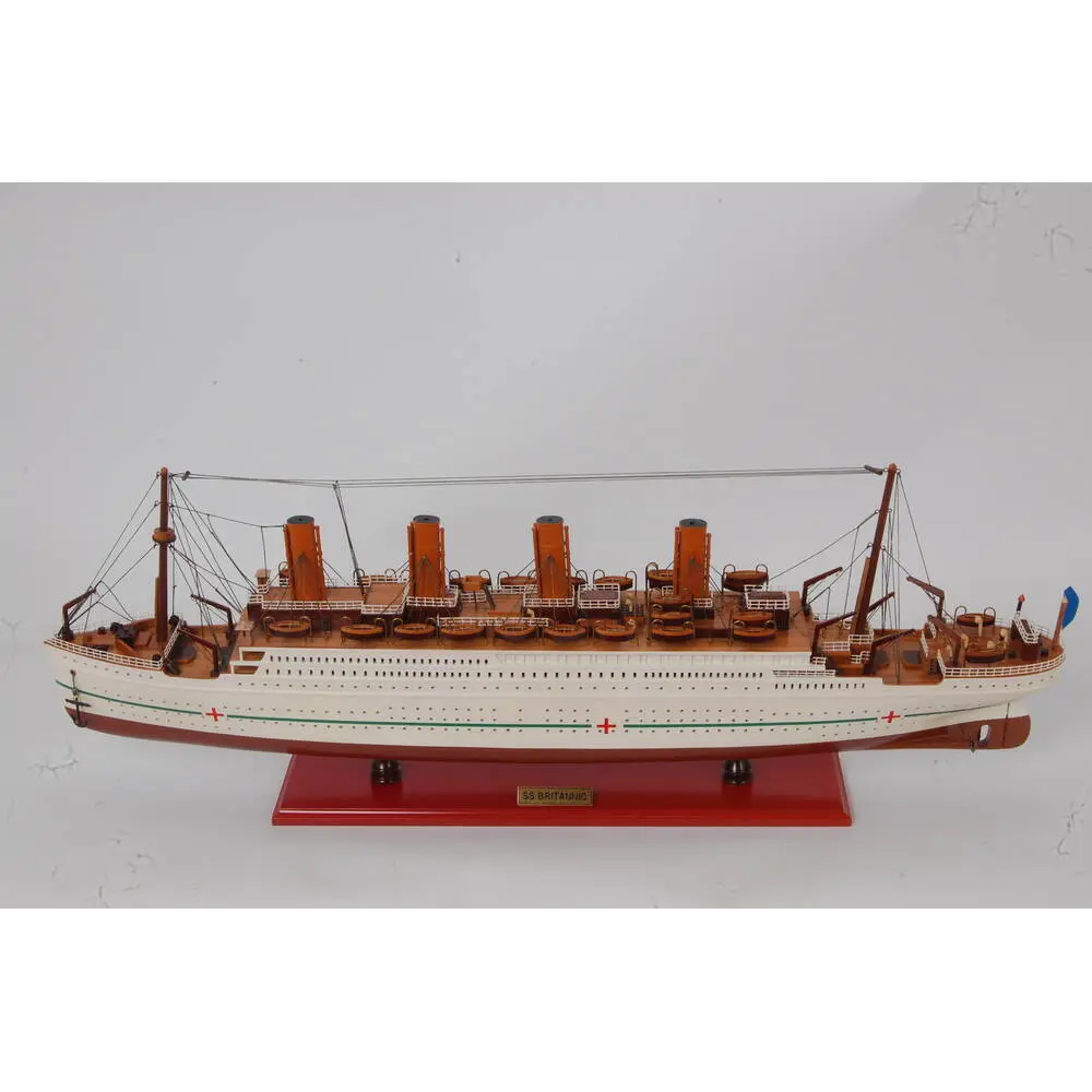 C062 SS Britannic Painted Medium Cruiseship Model c062-ss-britannic-painted-medium-cruiseship-model-l02.JPG