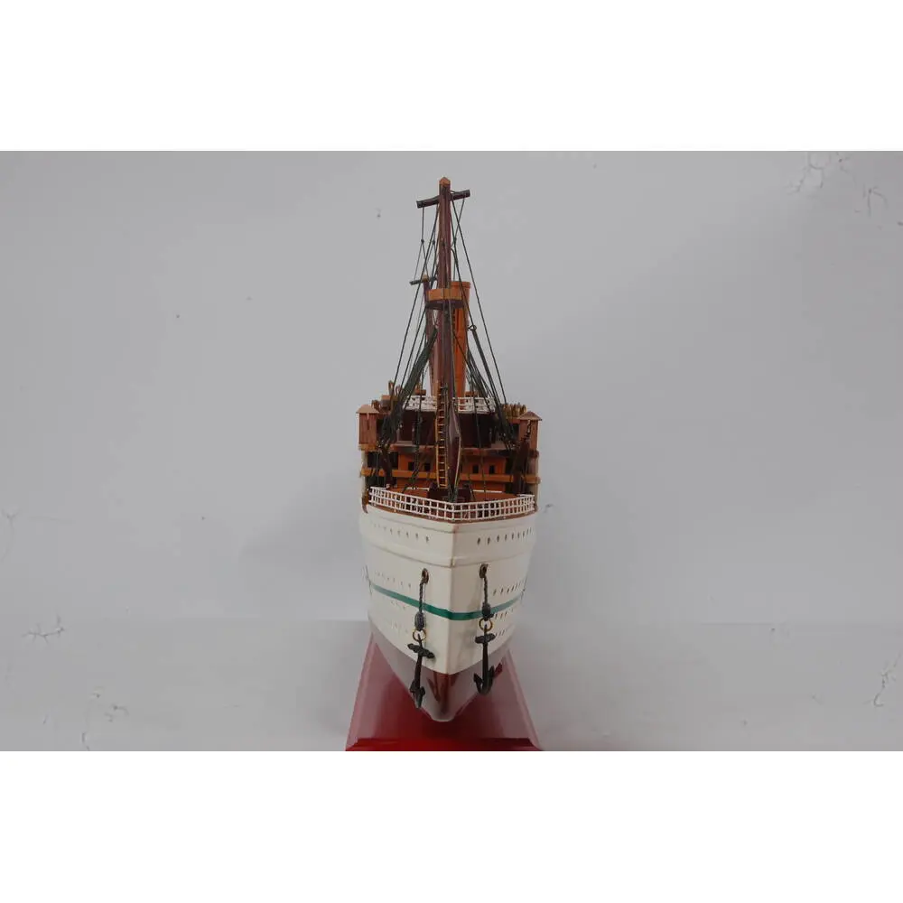 C062 SS Britannic Painted Medium Cruiseship Model c062-ss-britannic-painted-medium-cruiseship-model-l04.JPG