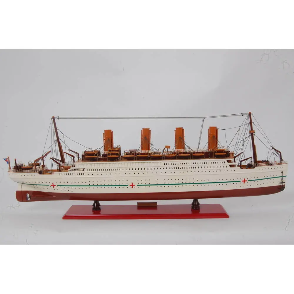 C062 SS Britannic Painted Medium Cruiseship Model c062-ss-britannic-painted-medium-cruiseship-model-l06.JPG