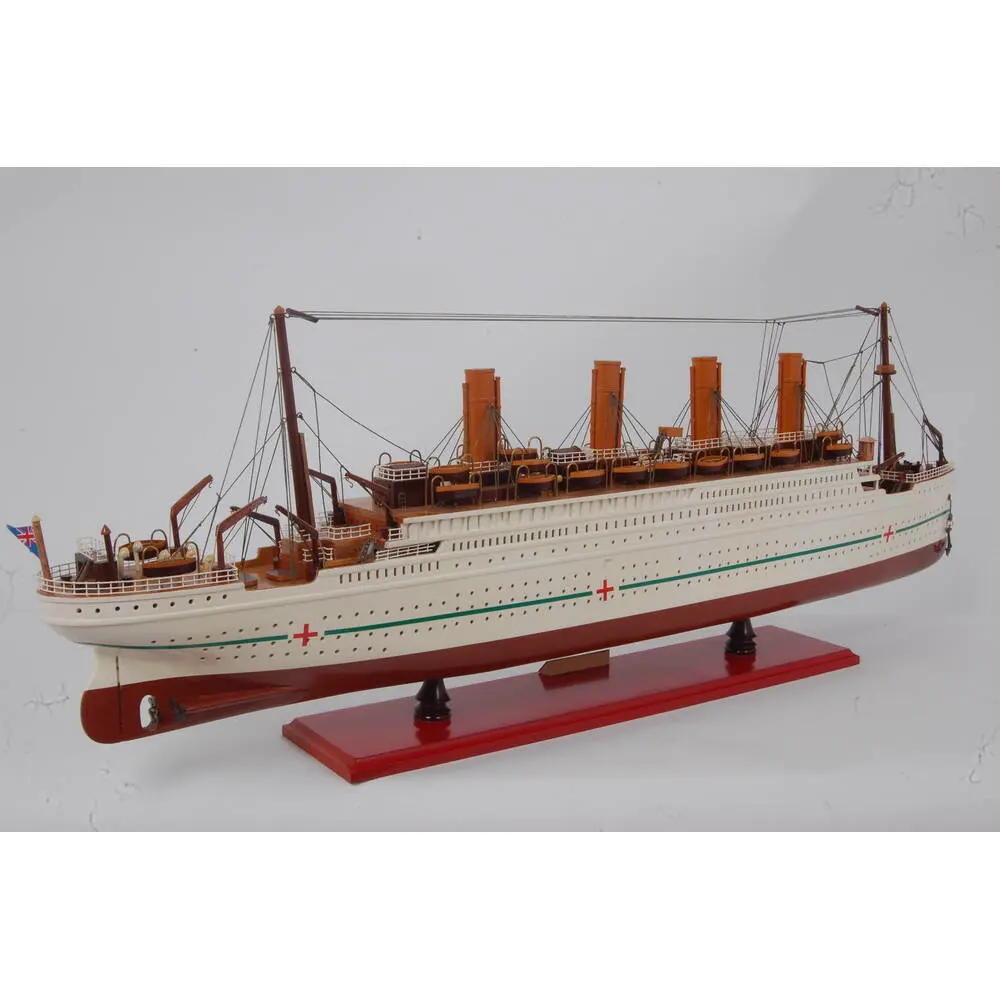 C062 SS Britannic Painted Medium Cruiseship Model c062-ss-britannic-painted-medium-cruiseship-model-l07.JPG