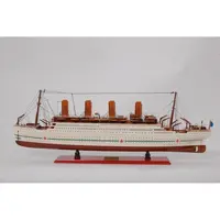 C062 SS Britannic Painted Medium Cruiseship Model DSC_0002.JPG