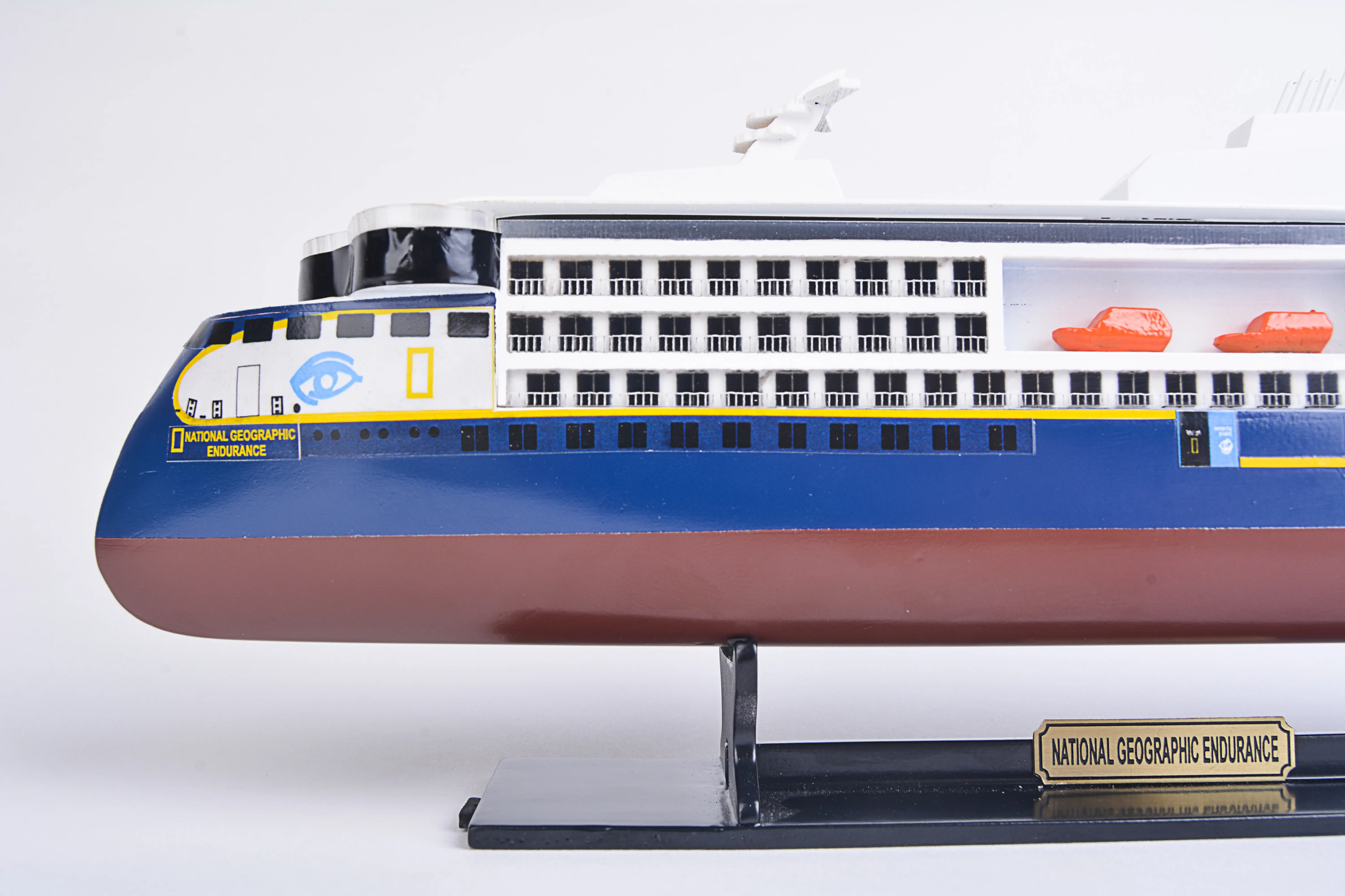 C130 National Geographic Endurance Painted Small Cruiseship Model c130-national-geographic-endurance-painted-small-cruiseship-model-l02.jpg