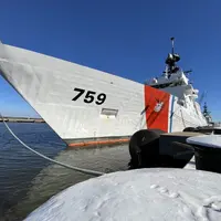 CM122 USCGC Calhoun WMSL-759 30 Inches L Ship Model cm122-uscgc-calhoun-wmsl759-30-inches-l-ship-model-l03.jpg