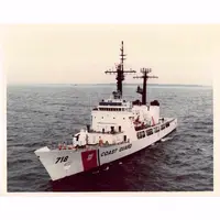 CM128 USCGC Chase WHEC-718 30 Inches L Ship Model cm127-uscgc-mellon-whec717-30-inches-l-ship-model-L05.jpg