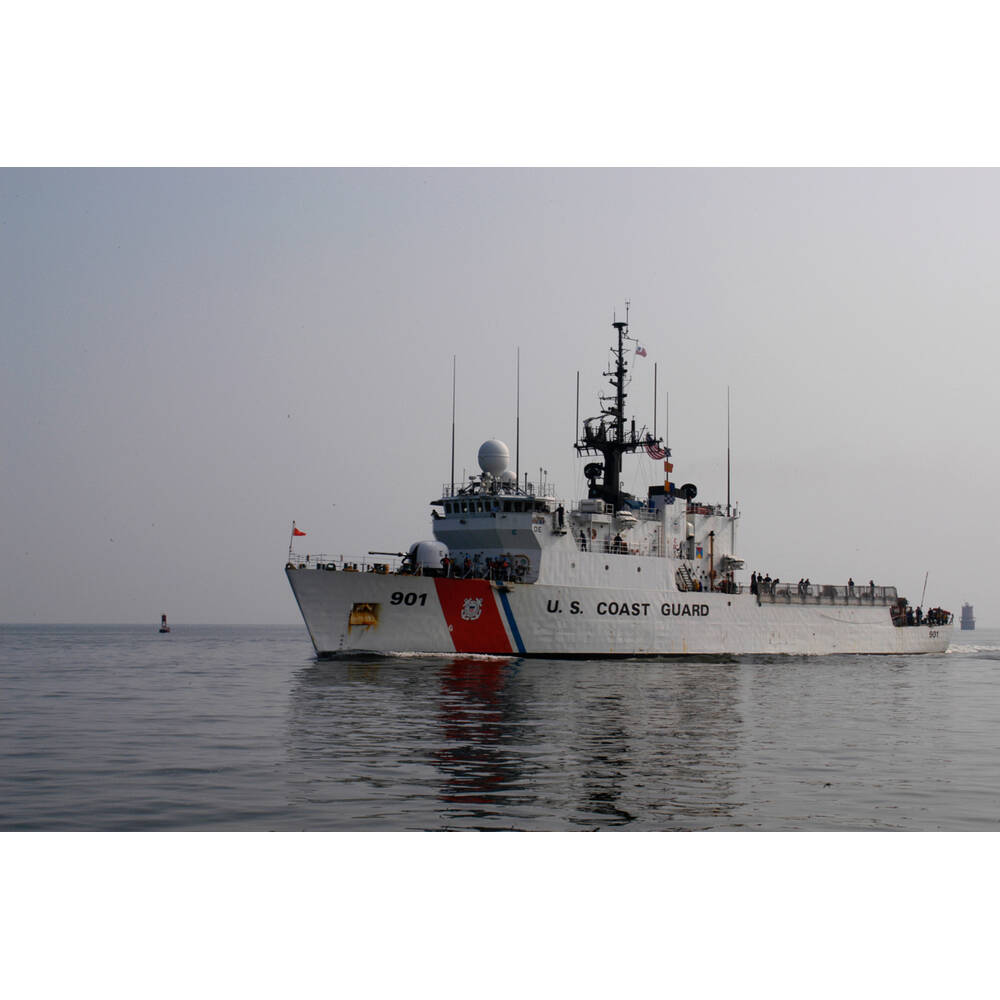 CM137 USCGC Bear WMEC-901 30 Inches L Ship Model cm137-uscgc-bear-wmec901-30-inches-l-ship-model-l01.jpg