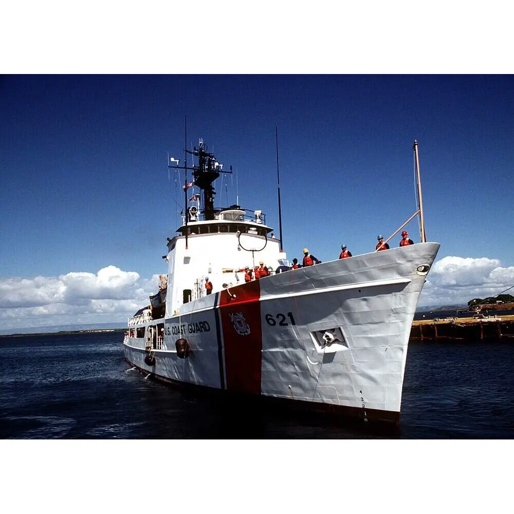 CM155 USCGC Valiant WMEC-621 30 Inches L Ship Model CM154-USCGC-RESOLUTE-WMEC620-30-INCHES-L-SHIP-MODEL-L01.WEBP