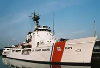 CM155 USCGC Valiant WMEC-621 30 Inches L Ship Model cm155-uscgc-valiant-wmec621-30-inches-l-ship-model-l06.jpg