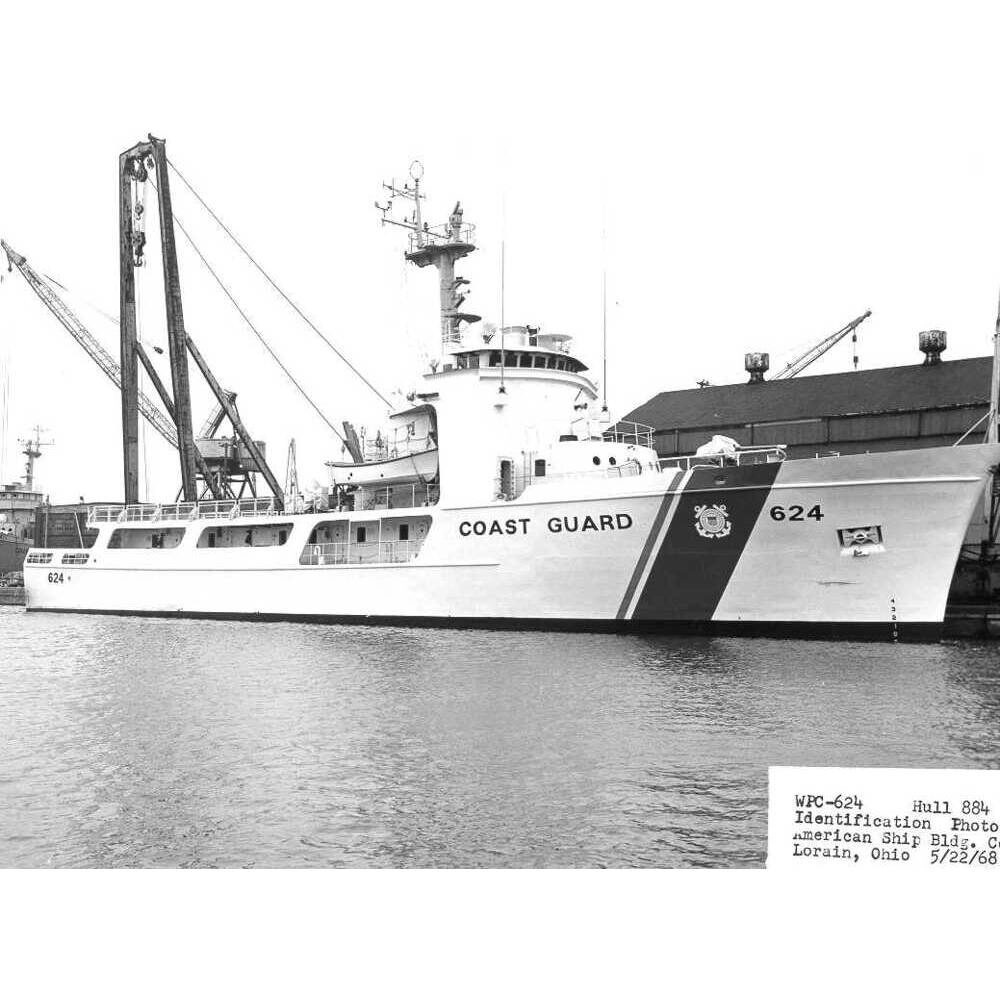 CM158 USCGC Dauntless WMEC-624 30 Inches L Ship Model CM158-USCGC-DAUNTLESS-WMEC624-30-INCHES-L-SHIP-MODEL-L01.WEBP