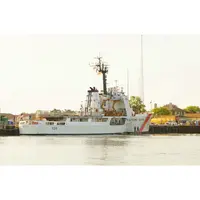 CM160 USCGC Dependable WMEC-626 30 Inches L Ship Model cm159-uscgc-venturous-wmec625-30-inches-l-ship-model-L04.jpg