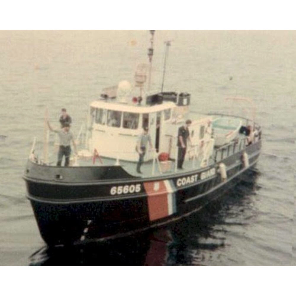 CM169 USCGC Towline (WYTL-65605)  30 Inches L Ship Model CM169-USCGC-TOWLINE-WYTL65605-30-INCHES-L-SHIP-MODEL-L01.WEBP