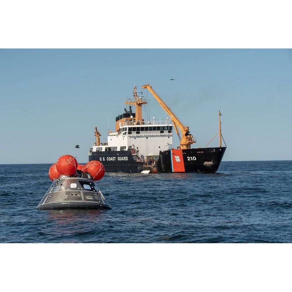 CM189 USCGC Cypress (WLB-210)  30 Inches L Ship Model cm189-uscgc-cypress-wlb210-30-inches-l-ship-model-L01.jpg