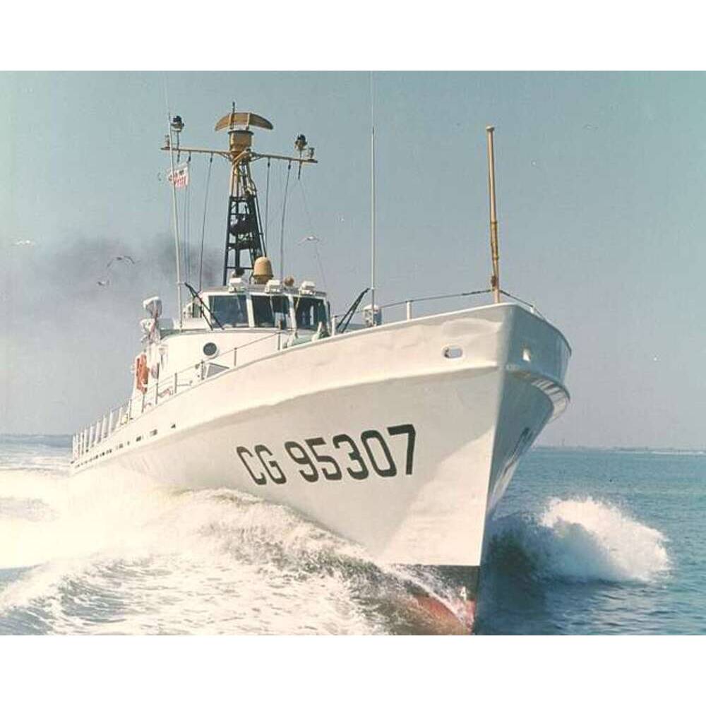 CM322 USCGC Cape Current (WPB-95307) 36 Inches L Ship Model cm322-uscgc-cape-current-wpb95307-36-inches-l-ship-model-L01.jpg