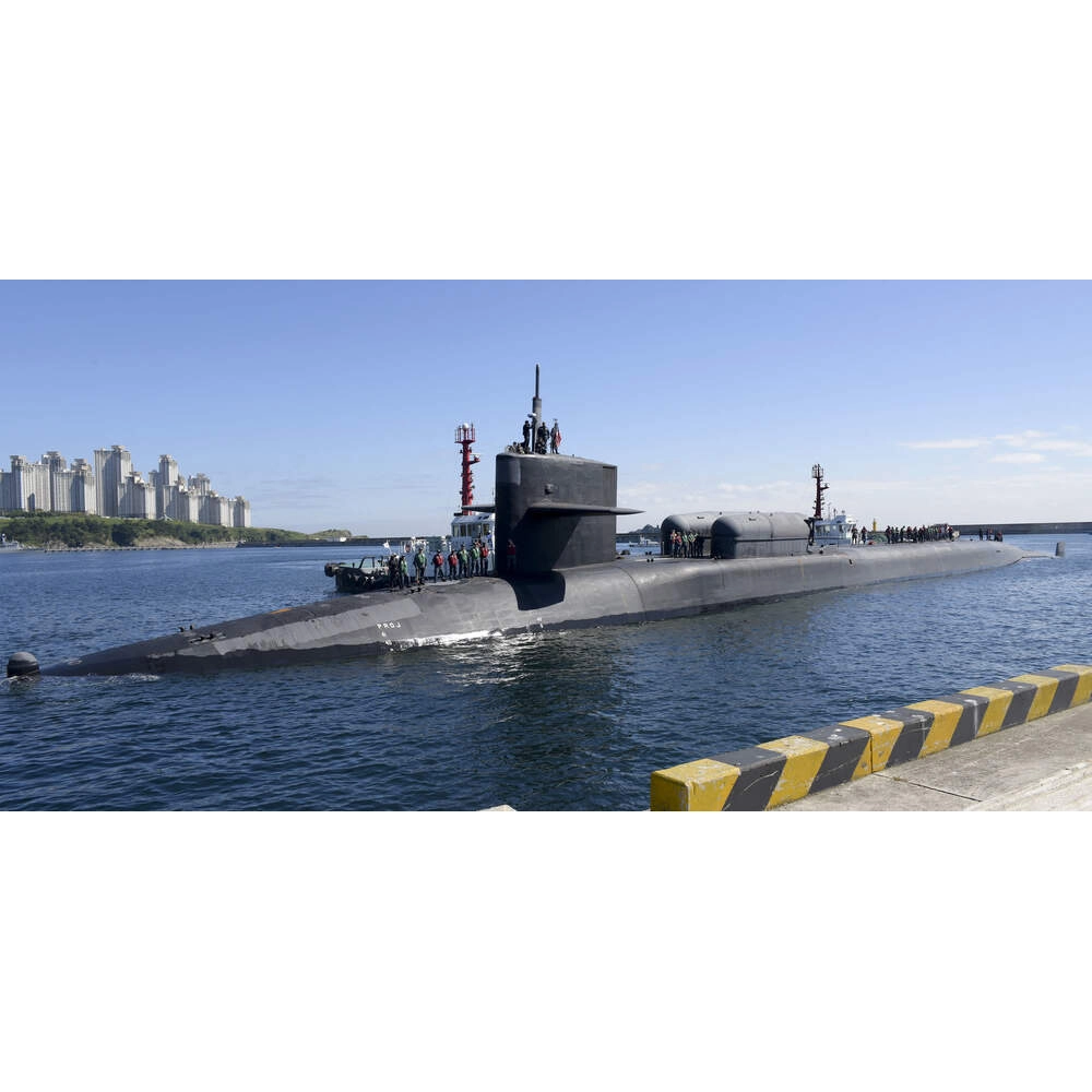 CM417 USS Michigan Ohio-Class Submarine (SSGN-727) 30 Inches Model CM417-USS-MICHIGAN-OHIOCLASS-SUBMARINE-SSGN727-30-INCHES-MODEL-L01.WEBP