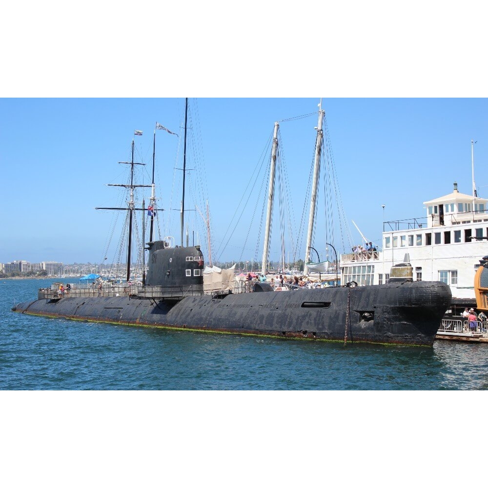 CM425 Russian B-39 Foxtrot-Class Submarine (Project 641) 30 Inches Model cm425-russian-b39-foxtrotclass-submarine-project-641-30-inches-model-l01.jpg