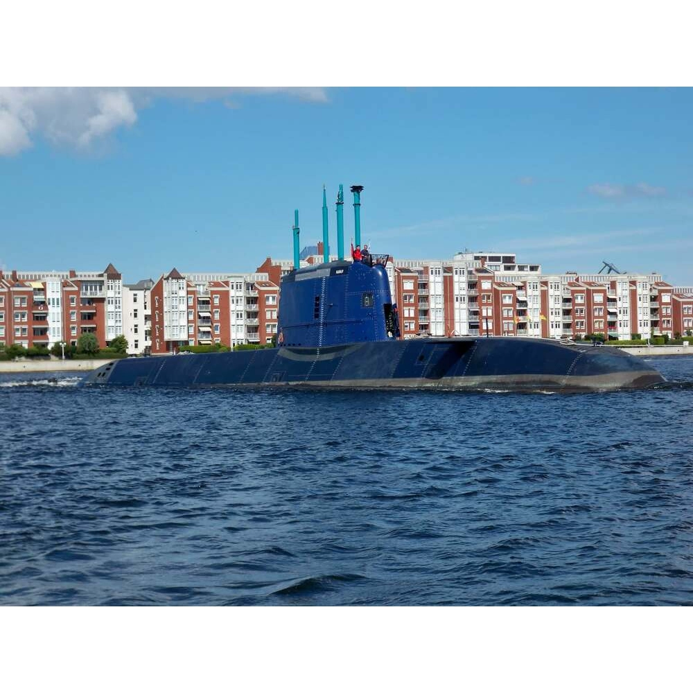 CM572 Israeli Dolphin Submarine (Type 800) 36 Inches Model CM572-ISRAELI-DOLPHIN-SUBMARINE-TYPE-800-36-INCHES-MODEL-L01.WEBP