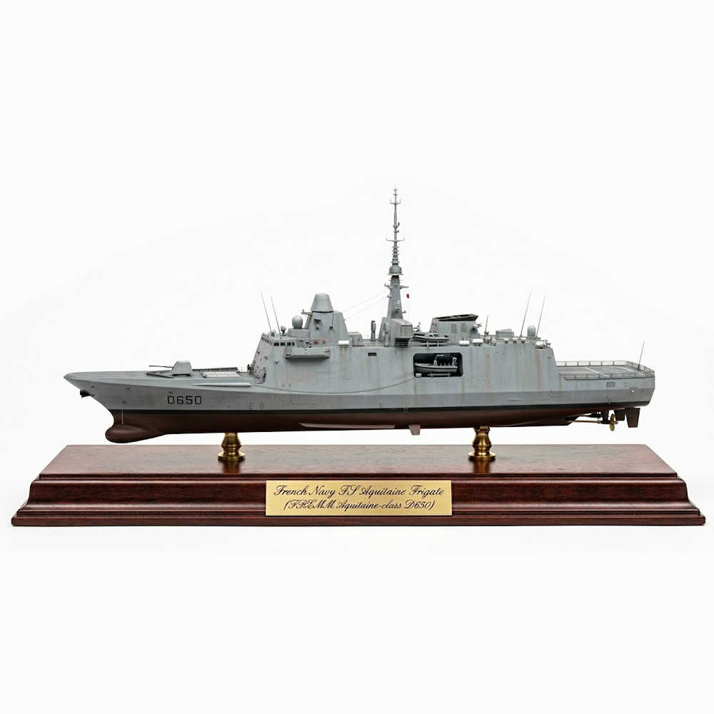 CM661 French Navy FS Aquitaine (D650) 30 Inches FREMM Aquitaine-class Frigate Model cm661-french-navy-fs-aquitaine-d650-30-inches-fremm-aquitaineclass-frigate-model-l01.jpg