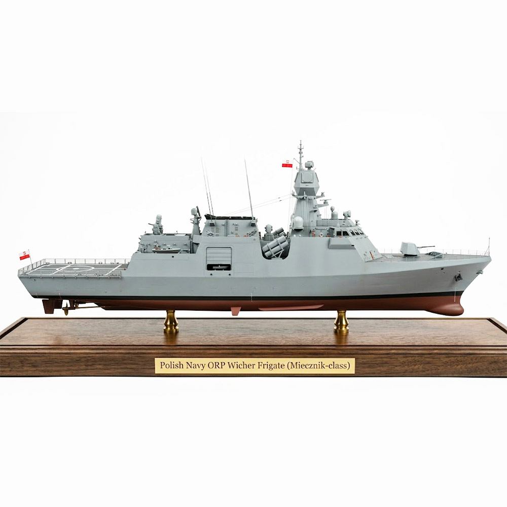 CM678 Polish Navy ORP Wicher Miecznik-class Frigate 30 Inches Model cm678-polish-navy-orp-wicher-miecznikclass-frigate-30-inches-model-l01.jpg