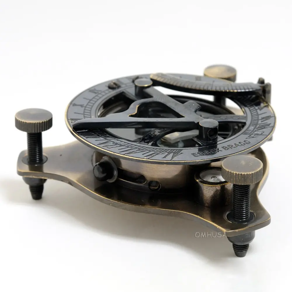 ND013 Sundial Compass in wood box (Medium) ND013-SUNDIAL-COMPASS-IN-WOOD-BOX-MEDIUM-L01.WEBP