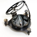ND013 Sundial Compass in wood box (Medium) 