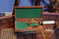 ND041 Magnifier in wood box- 4 inches 