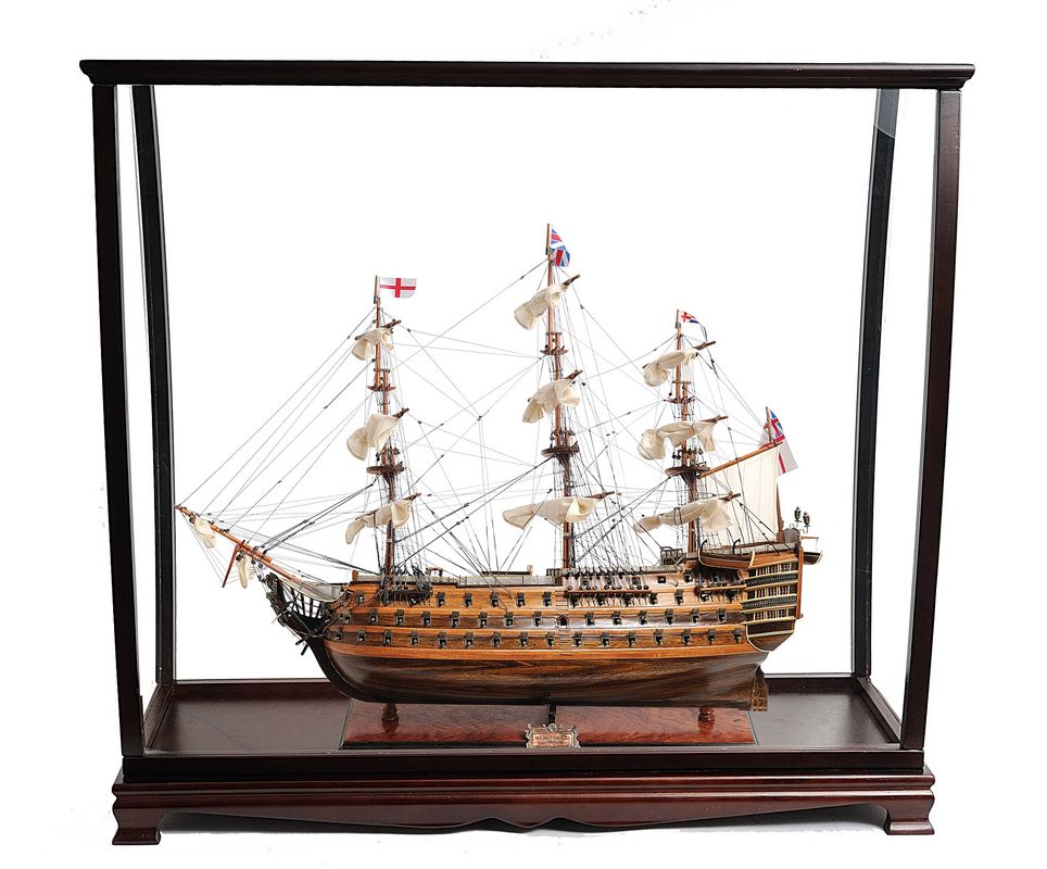 T033A HMS Victory Midsize With Display Case T033AL01.jpg