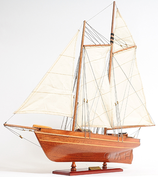 Y001 America Sailboat Model Y001L01.JPG