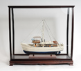 Display case for tall ship medium