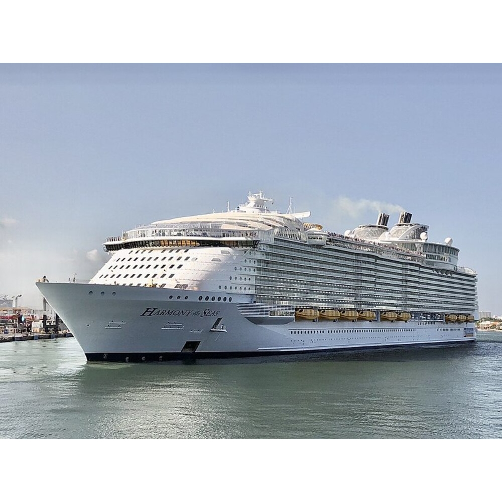 American Harmony of the Seas (Oasis Class) – Royal Caribbean 30 Inches Ship Model