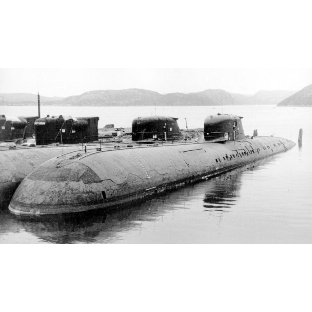 Russian K-141 Kursk Oscar II-Class Submarine (Project 949A) 30 Inches Model