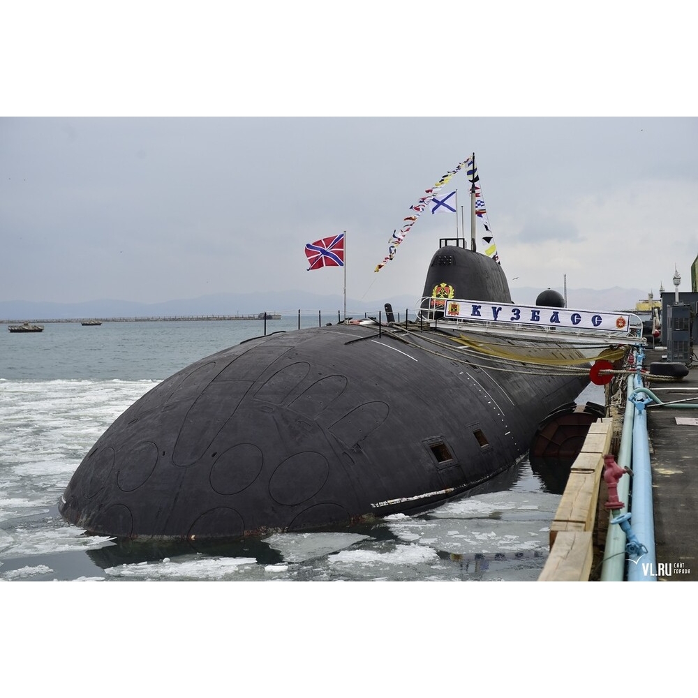 Russian K-152 Nerpa Akula-Class Submarine (Project 971) 30 Inches Model