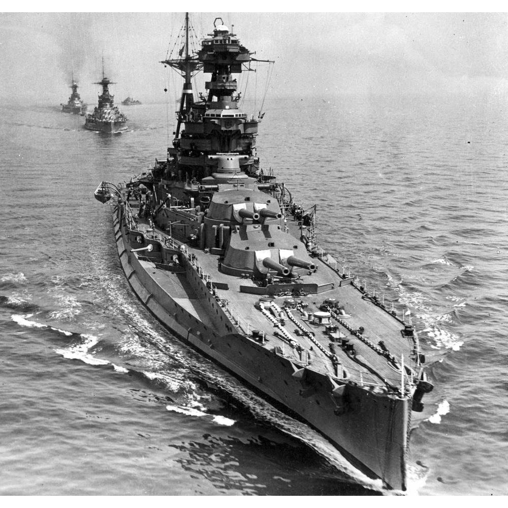 HMS Barham (Queen Elizabeth-Class) 30 Inches Battleship Model