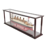 RMS Titanic Midsize with Display Case